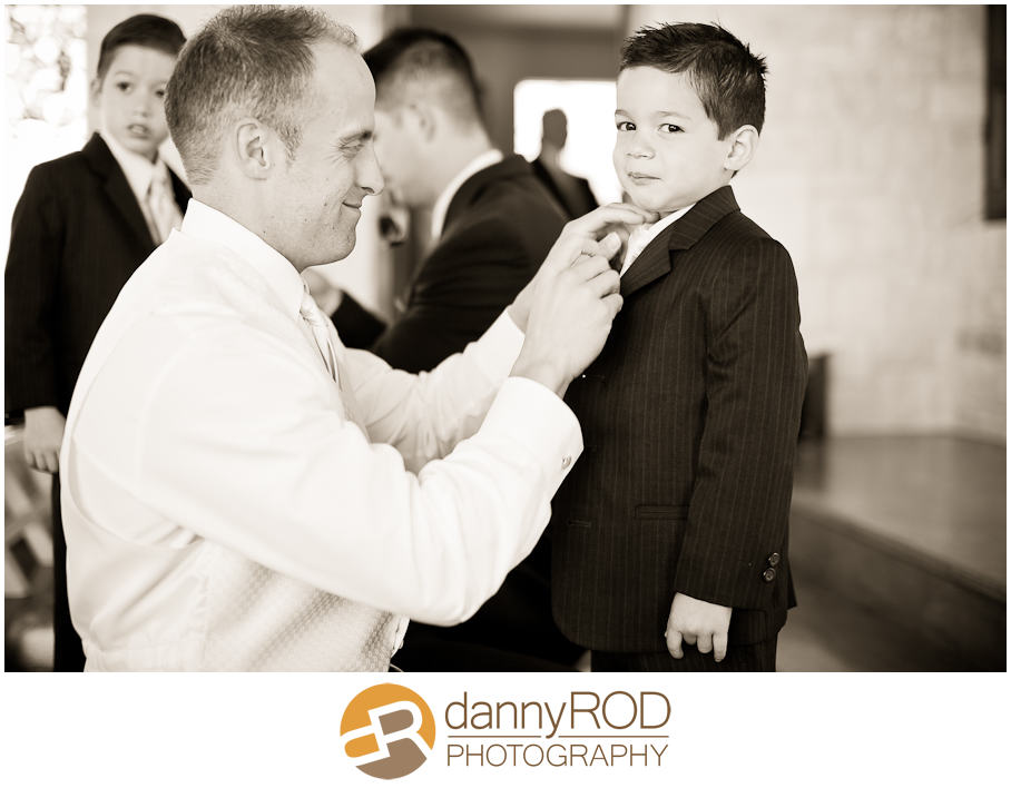 04-21-12wunebergerwedding-faithville-chapel-blog-01