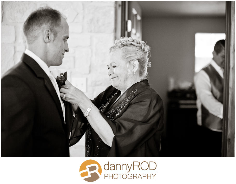 04-21-12wunebergerwedding-faithville-chapel-blog-03