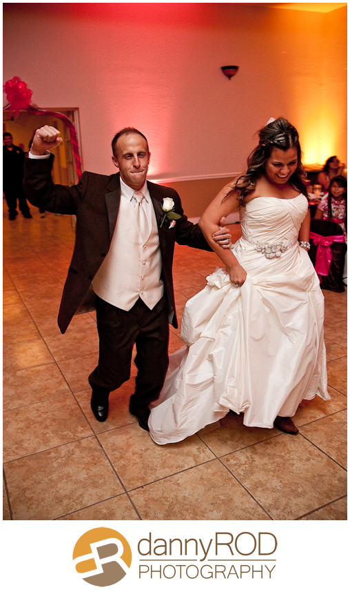04-21-12wunebergerwedding-faithville-chapel-blog-18