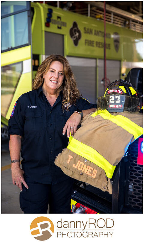 san antonio fire department female firefighter photo